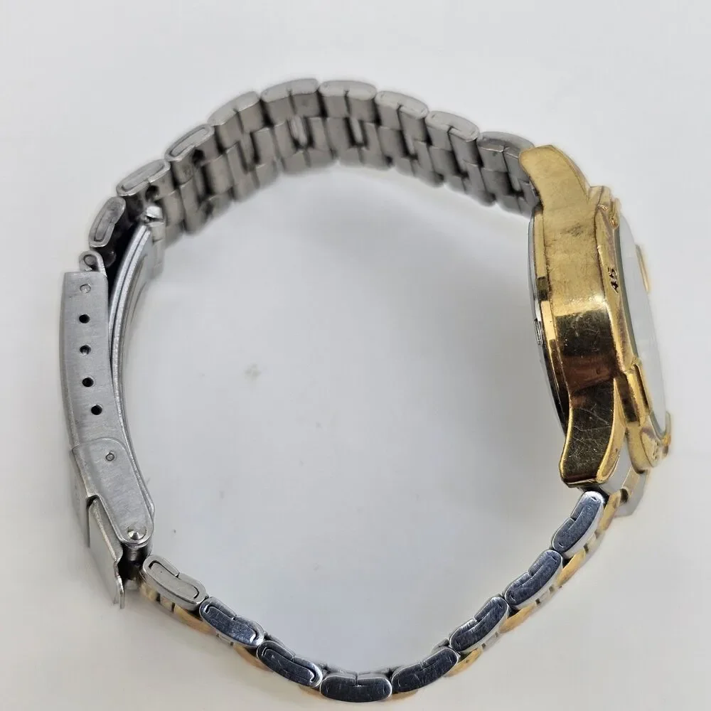 VTG Guess Women's Watch‎ 28MM Green Dial Date Two Tone Bracelet 6